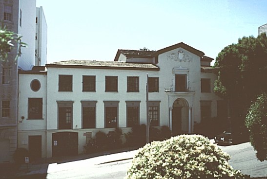 What is the point of this picture?